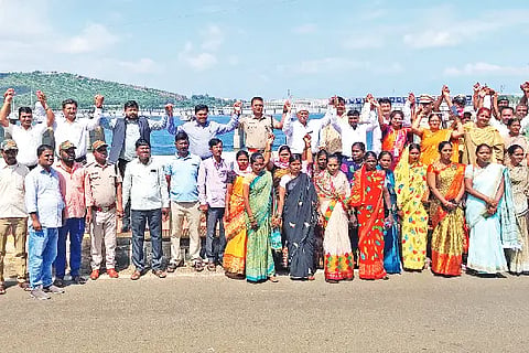 Constitution, Value, Alamatti, District Collector, T. Bhubalan, Democracy, Human Chain,