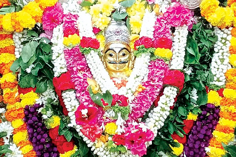 DVG-HALEPETE-VEERABHADRESHWARA.jpg