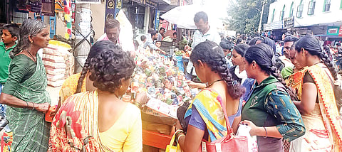 HUN-SEP-5-3(BANGLE STORES)