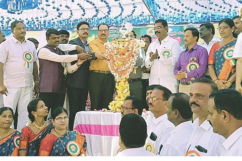 Harapanahalali Teacher