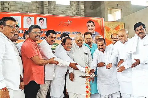 MP, Ramesh Jigajinagi, Muruma, Vijayapura, National Highway, Indi,