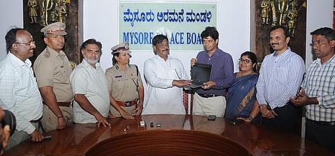 Minister Mahadevappa inaugurated the Dasara website