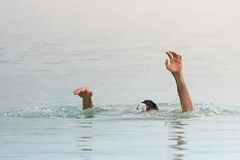 Mul_Man-jump-water