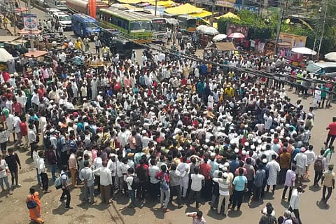 Protest against MLA Yatna in Mudhol