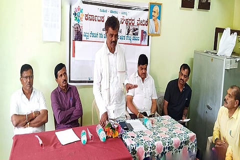 Protest of retired government employees on A.1