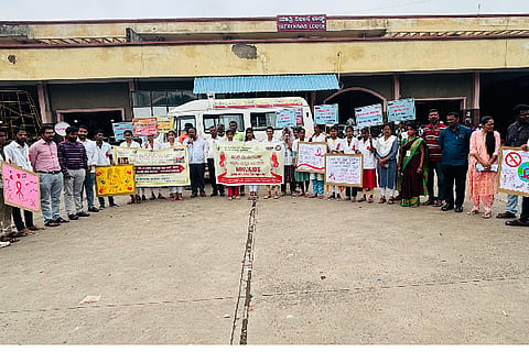 Public awareness through street theater to prevent AIDS