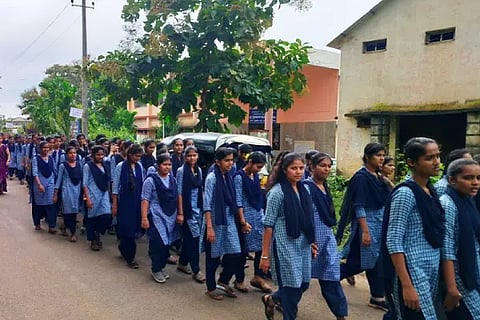 RALLY BY STUDENTS