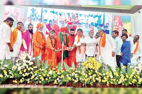 Sindhanour Kittoor Rani Channamma circle unveiling