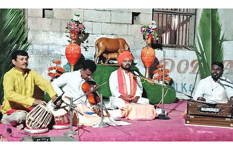Sri Khasgata, Virakta Sri is the savior of devotees