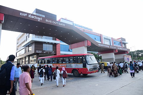 dvg-bus-stand-1.jpg