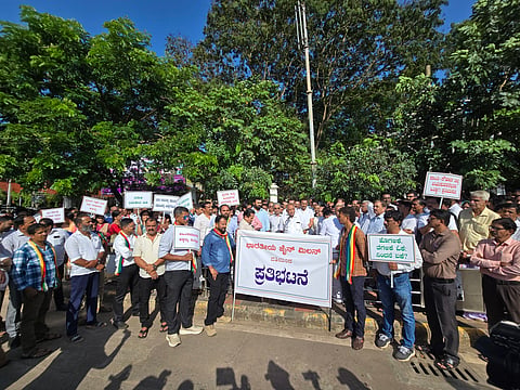 mng--18 Sep Jain protest