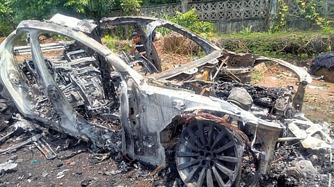 mng--5 Sep car Fire