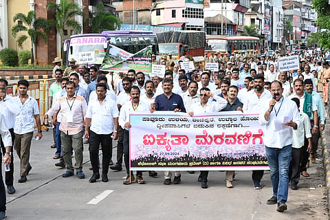 mng-sep27-pavoor protest1