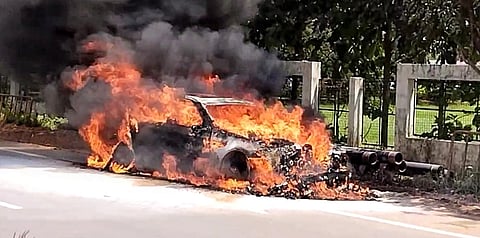 mng-sep28-car fire