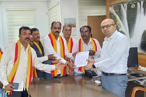 nava karnataka vedike memorendum to dc