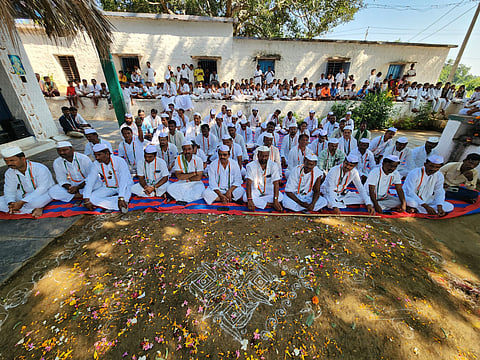 gandhi jayanthi padayatre kamanoor koppal gandhi balaga