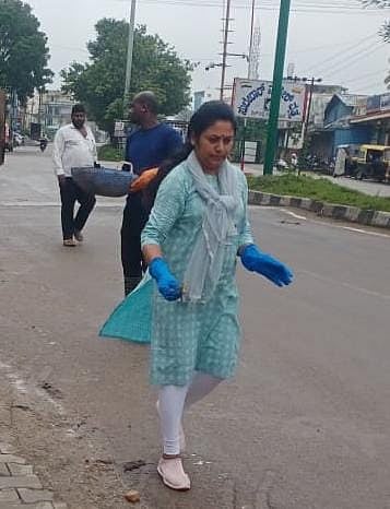 ಸ್ವಚ್ಚ ಶನಿವಾರ: ಜಿಲ್ಲಾಧಿಕಾರಿ ನೇತೃತ್ವದಲ್ಲಿ ಶ್ರಮದಾನ