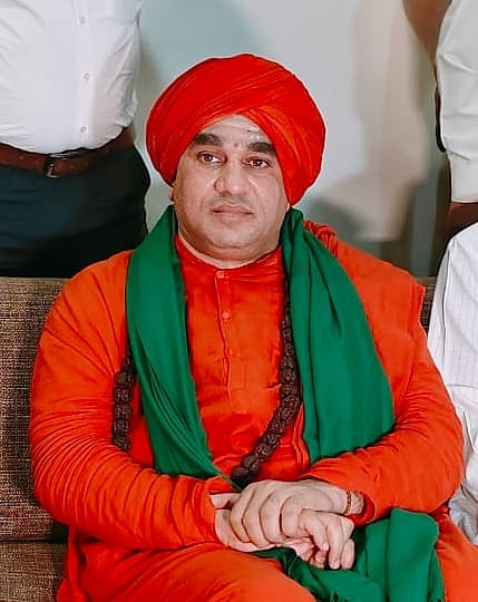 14 Dwd 9 (Shri Basavajaya mrutyunjaya swamiji)