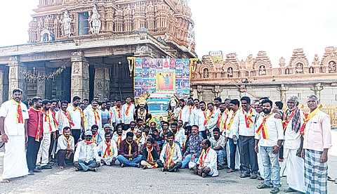 ರಾಜ್ಯ ಗೆಜ್ಜಗಾರ ರಕ್ಷಣಾ ಸಮಿತಿ ವತಿಯಿಂದ ಶರಣ ಗೆಜ್ಜಗಾರ ಘಟ್ಟಿವಾಳಯ್ಯ ಜಯಂತಿಯನ್ನು ನಂಜನಗೂಡಿನಲ್ಲಿ ಅದ್ದೂರಿಯಾಗಿ ಆಚರಿಸಲಾಯಿತು. ಹಲ್ಲರೆ ಶಿವಬುದ್ದಿ, ಶ್ರೀ ಬಸವಯೋಗಿ ಪ್ರಭು , ಚಿಕ್ಕರಂಗನಾಯಕ, ಮಲ್ಲೇಶ್, ರಂಗಸ್ವಾಮಿ, ಕೋಟೆ ಮಹಾದೇವ ಇತರರಿದ್ದರು.
