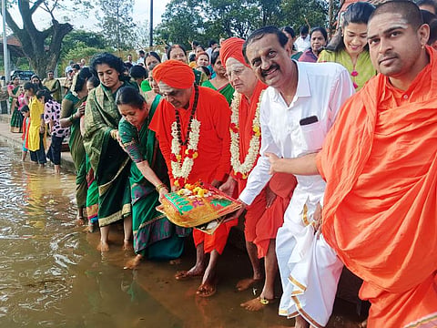 18ss2swamijigalu bagina arpane