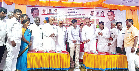 DINESH GUNDURAW