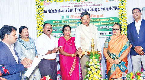 ಸಂಶೋಧನಾ ಜ್ಞಾನ ಬೆಳೆಸಿಕೊಳ್ಳಿರಿ