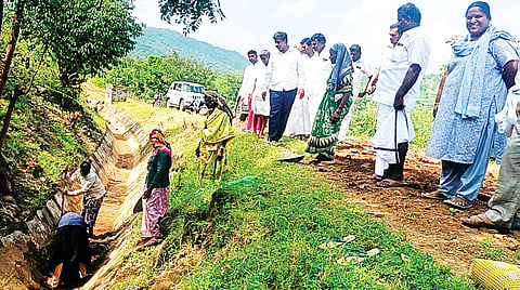 ರೈತರ ಜಮೀನುಗಳಿಗೆ ಸಮರ್ಪಕವಾಗಿ ನೀರು ತಲುಪಲಿ