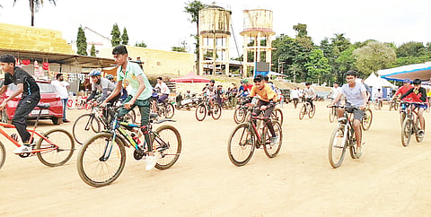 ಗೋಣಿಕೊಪ್ಪ ಜನೋತ್ಸವದಲ್ಲಿ ಸೈಕಲ್ ರೇಸ್