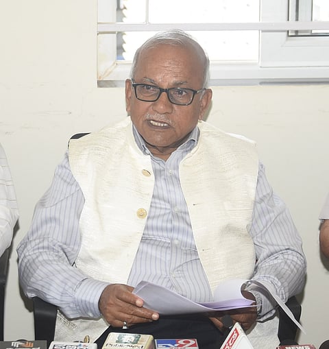 8 Dwd 2 (K.L.Patil)