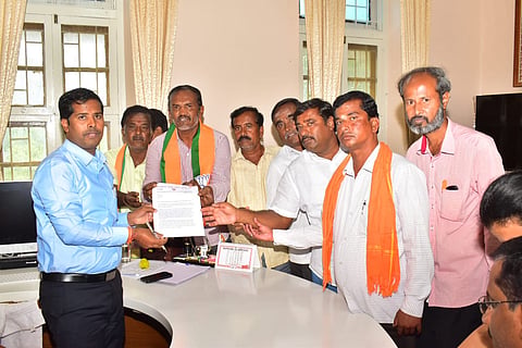 BJP workers appeal to DC Mandya