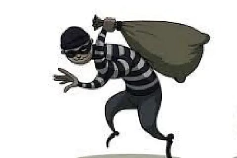 Channagiri, Police, Complaint, Robbery,
