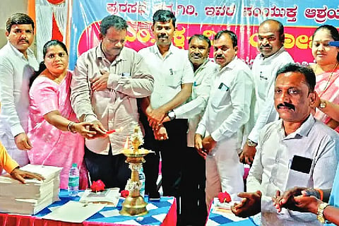 Channagiri, street vendor, development, credit,
