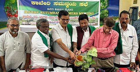 Construction of Mekedatu, Rashimanal Reservoir Karnataka, Tamil Nadu, Kerala state farmer leaders meet in Mysore