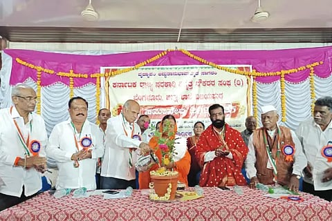 Implement cashless Arogya Bhagya Yojana