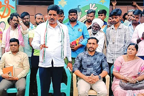 Jagaluru, Refugees, meeting,