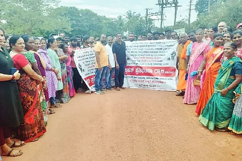 Mbd_Road Protest