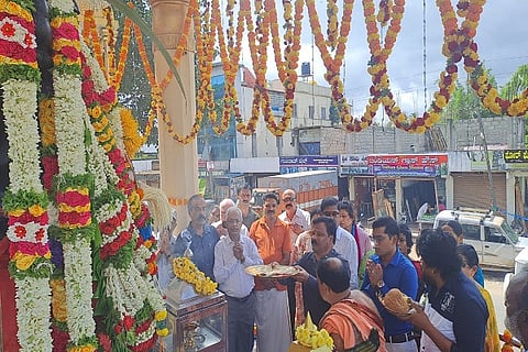 Puja to Mother Kaveri near Kaveri Bridge