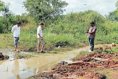 Savanur sub-divisional officer heard the problem of the victims