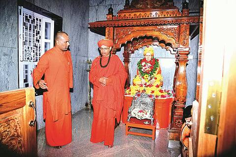 dvg-murugha-sharanaru.jpg
