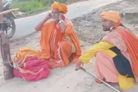 Hindu monks