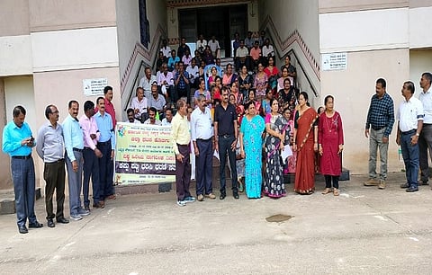 nivrutha noukara PROTEST