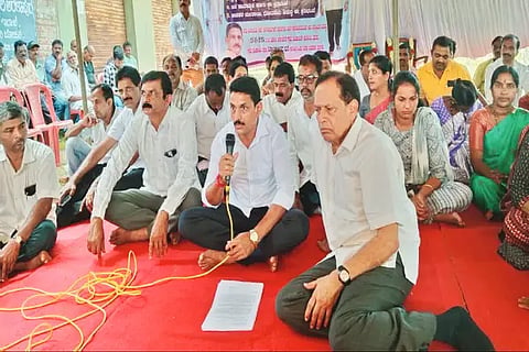 tth protest