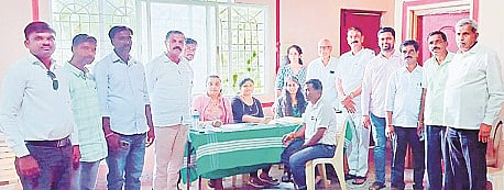  ಬೆಟ್ಟದಪುರದಲ್ಲಿ ಆಯೋಜಿಸಿದ್ದ ಉಚಿತ ಆರೋಗ್ಯ ತಪಾಸಣಾ ಶಿಬಿರದಲ್ಲಿ ಶಿಬಿರಾರ್ಥಿಗಳು ಪಾಲ್ಗೊಂಡಿದ್ದರು.