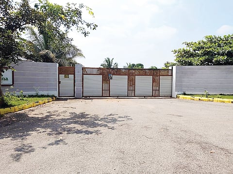 ಗುಂಡ್ಲುಪೇಟೆ ತಾಲೂಕಿನ ಗುರುವಿನಪುರ ಸಮೀಪದ ಅರಿಶಿಣ ಸಂಸ್ಕರಣಾ ಘಟಕ.