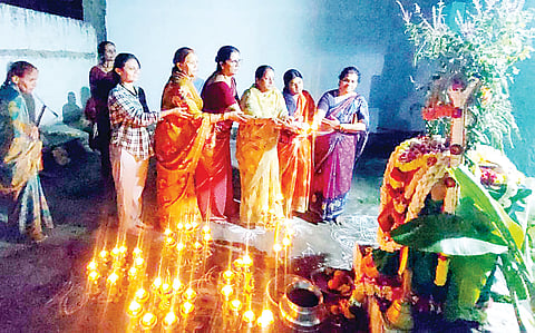 ಶ್ರೀ ಕೃಷ್ಣನ ವಿಗ್ರಹವನ್ನಿರಿಸಿ ಪೂಜೆ