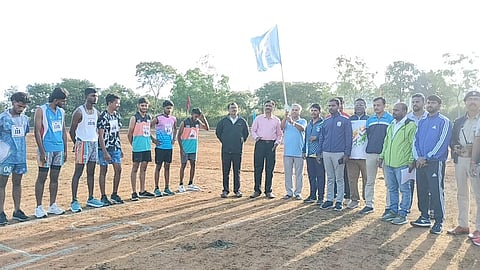 ಅಂತರ್ ಕಾಲೇಜು ಗುಡ್ಡಗಾಡು ಓಟಕ್ಕೆ :ಪ್ರೊ. ಟಿ.ಸಿ ತಾರಾನಾಥ್ ಚಾಲನೆ