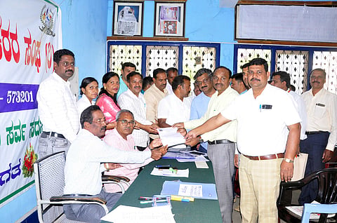 ನೌಕರ ಸಂಘದ ಅಧ್ಯಕ್ಷ ಸ್ಥಾನಕ್ಕೆ ಬಾಗೂರು ಕೃಷ್ಣೇಗೌಡ ನಾಮಪತ್ರ ಸಲ್ಲಿಕೆ