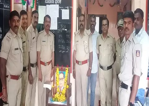 26sri-1police