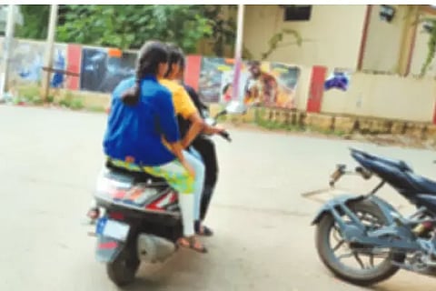 Baik Riding children