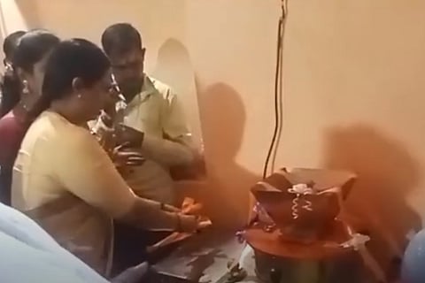 Belagavi Woman Bought Chilly Powder